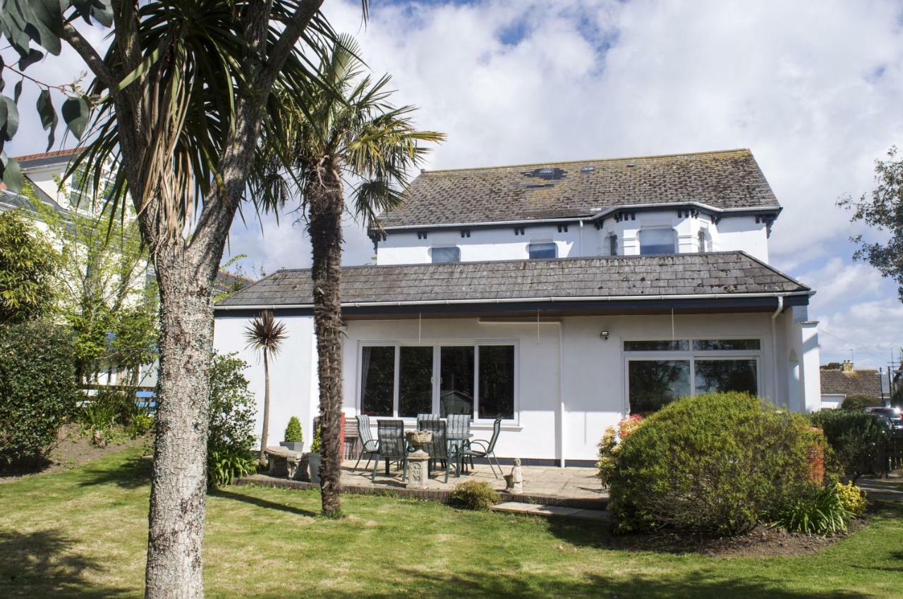 Gyllyngvase House